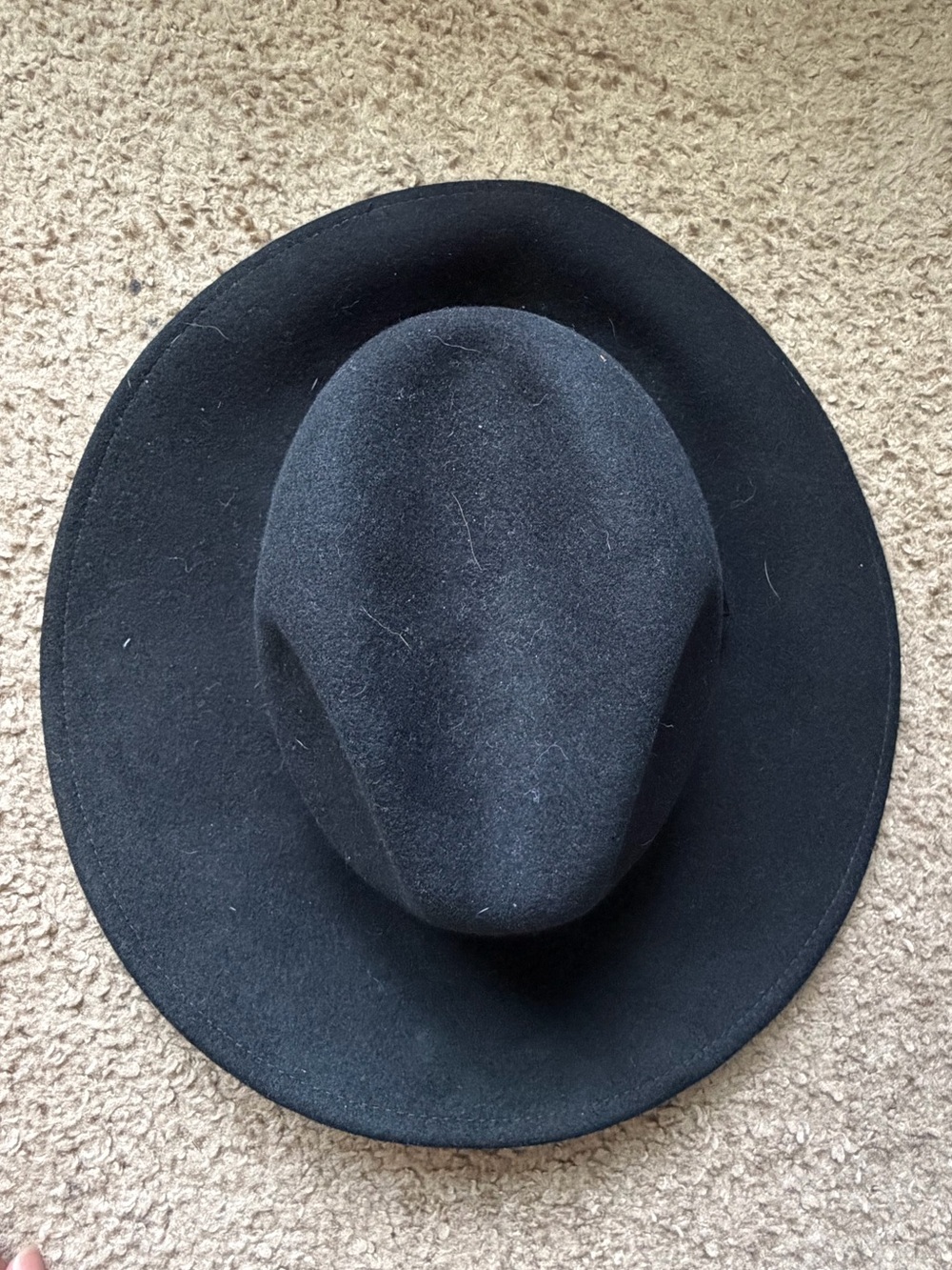 Classic Black Felt Fedora Hat (Pet Friendly Home - will clean before shipping)